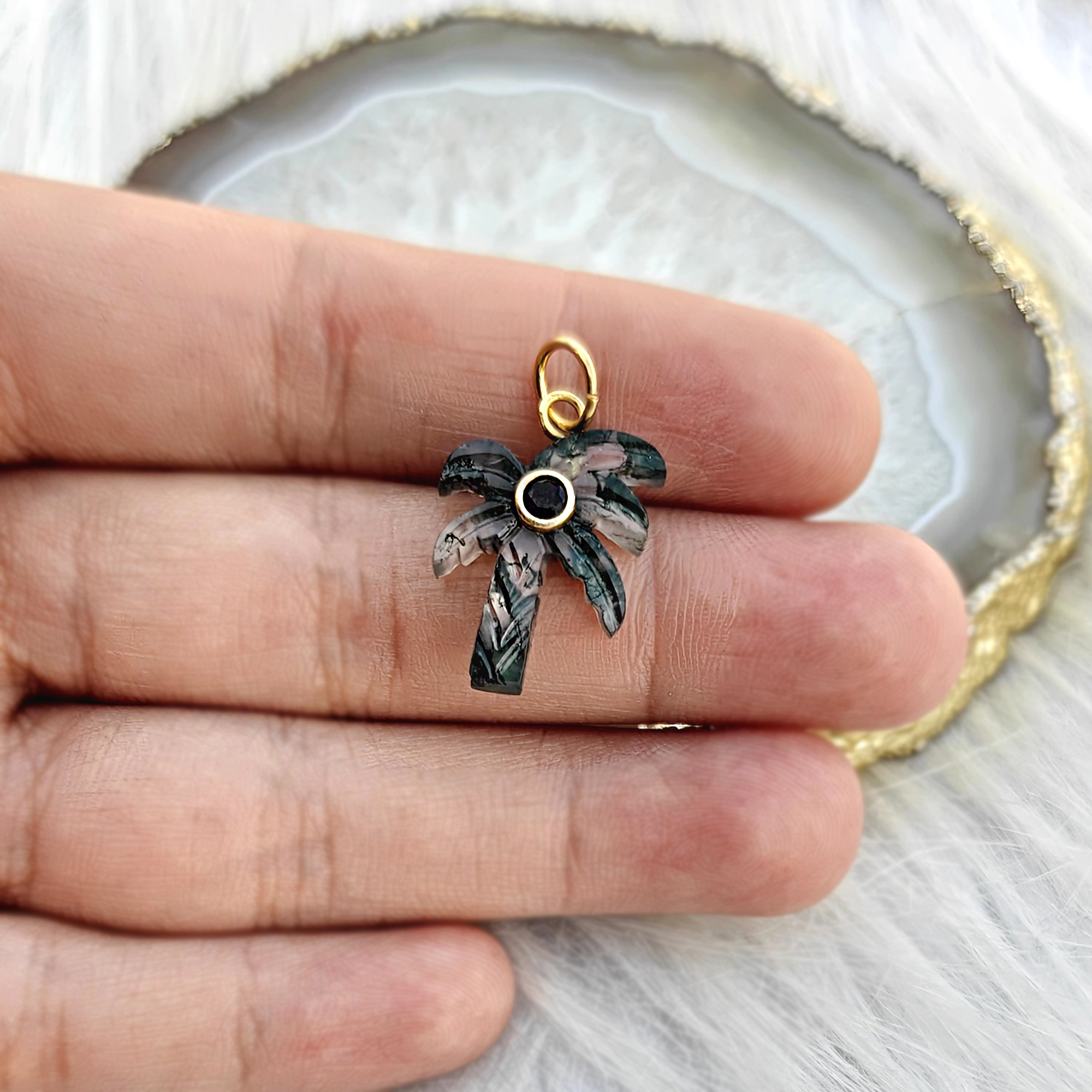 Moss Agate with Black Ox