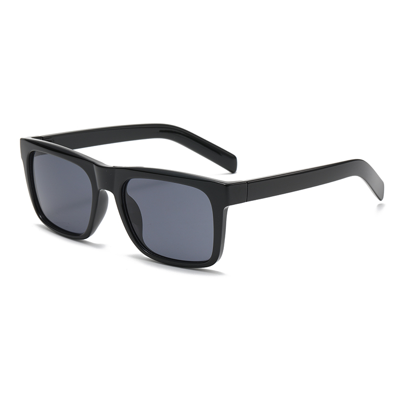 C1: Black/ Smoke
