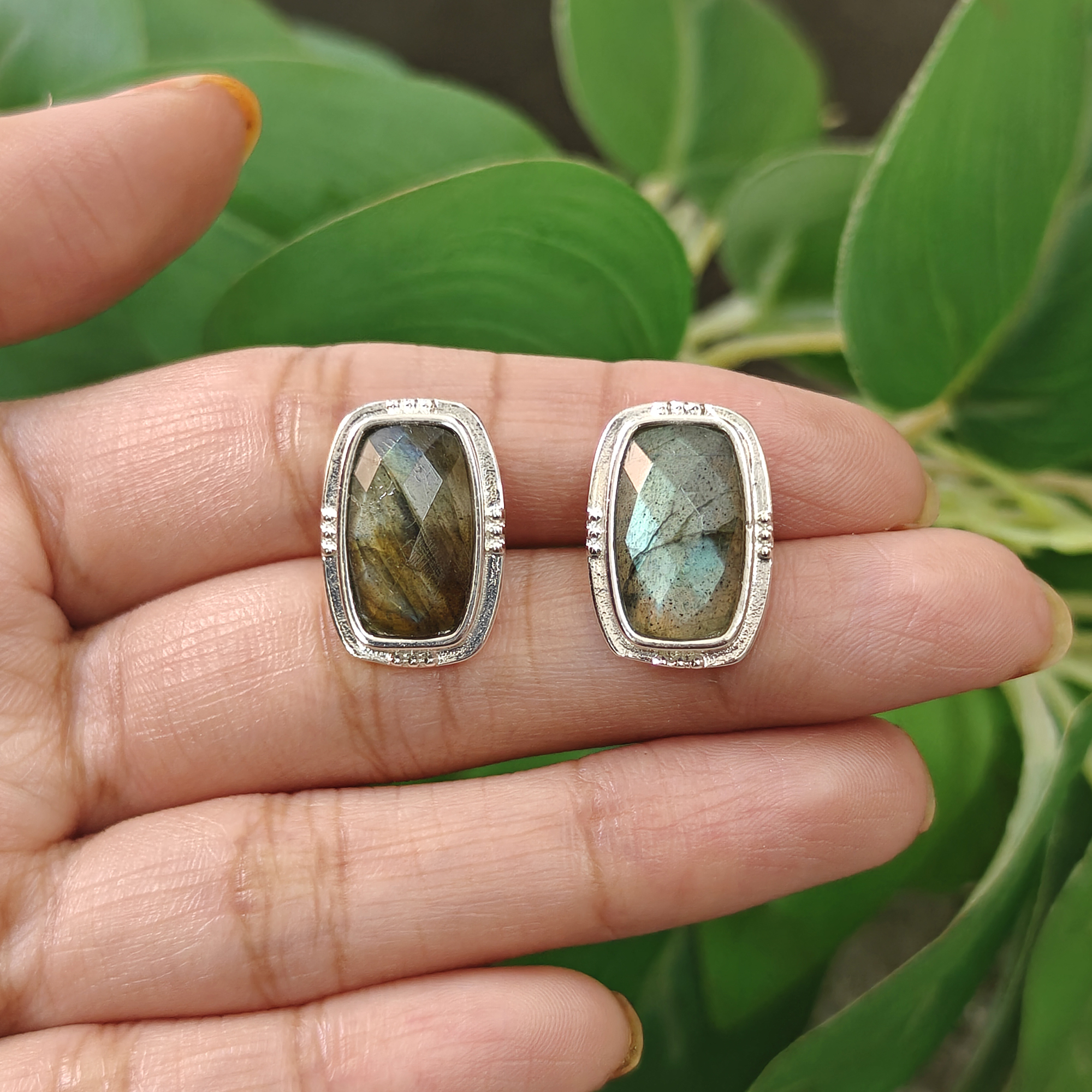 1. Labradorite de feu