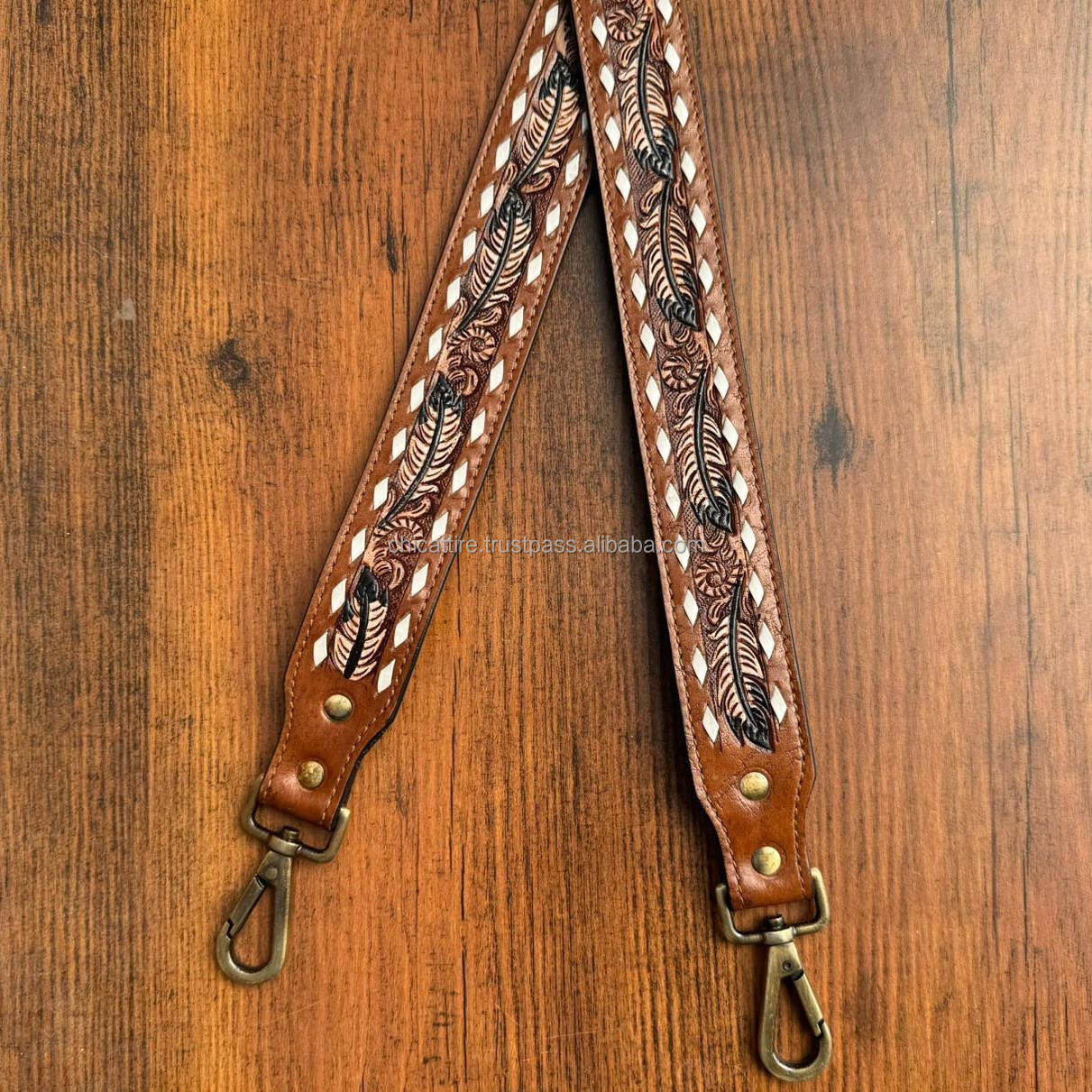 สีน้ำตาล