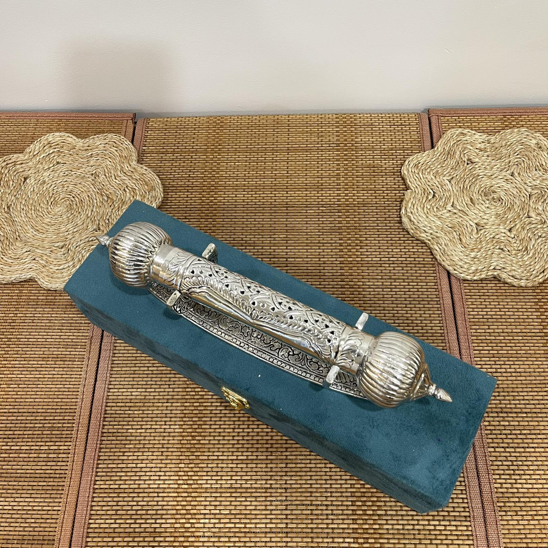 identique à l'image