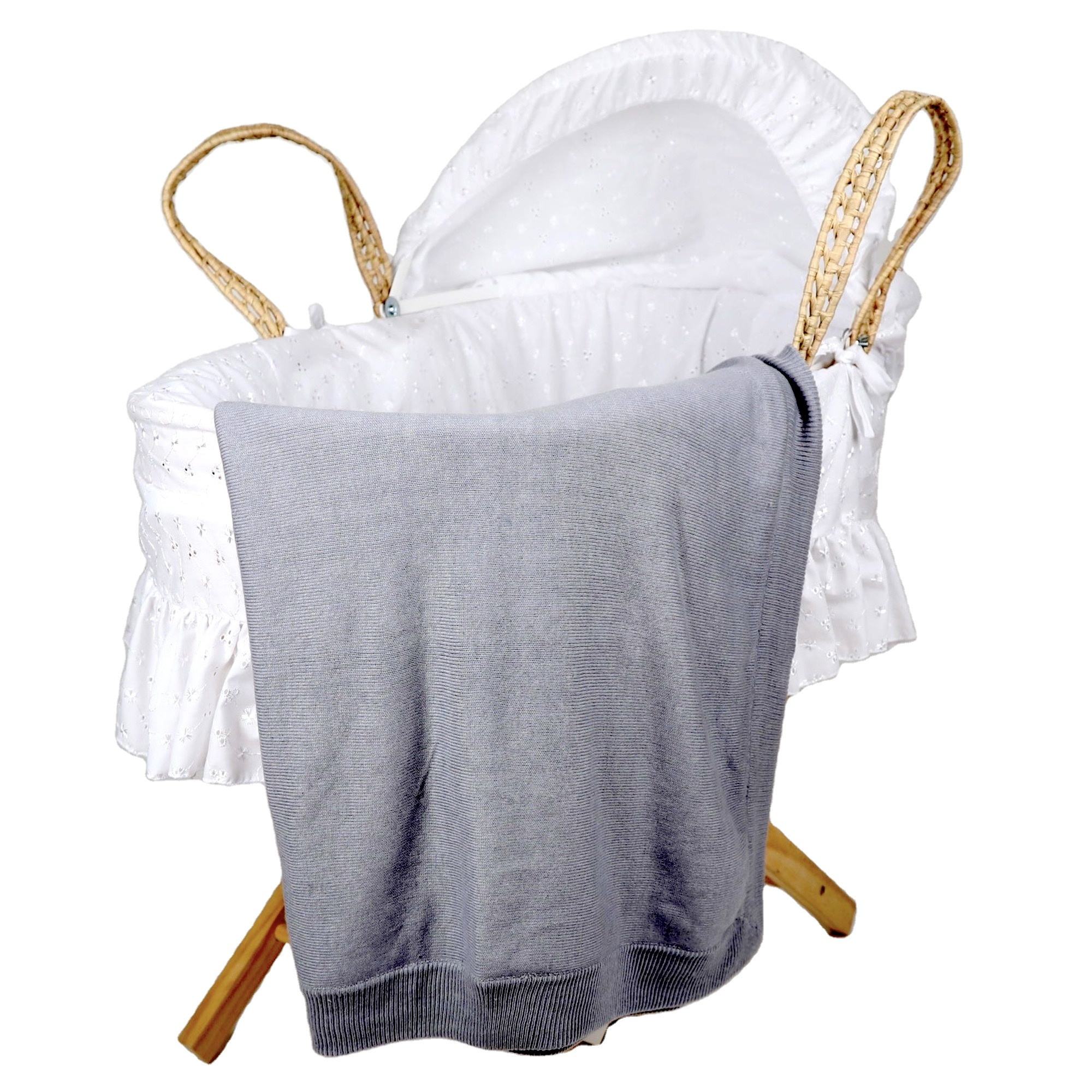 สีเทาเข้ม