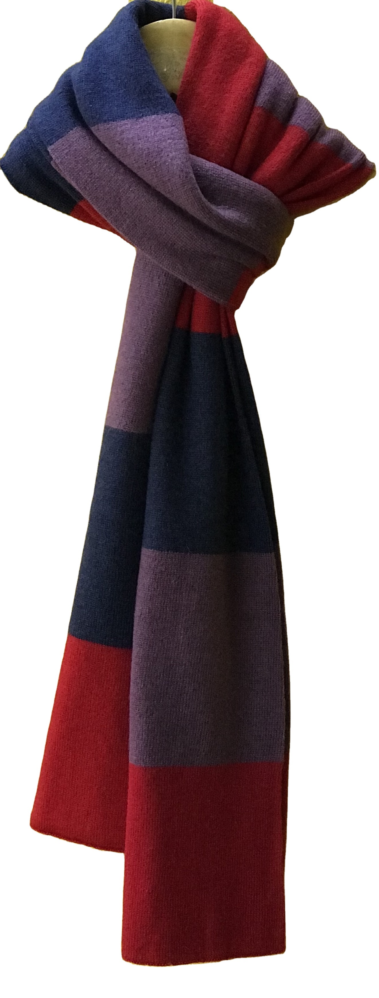 สีแดงเข้ม