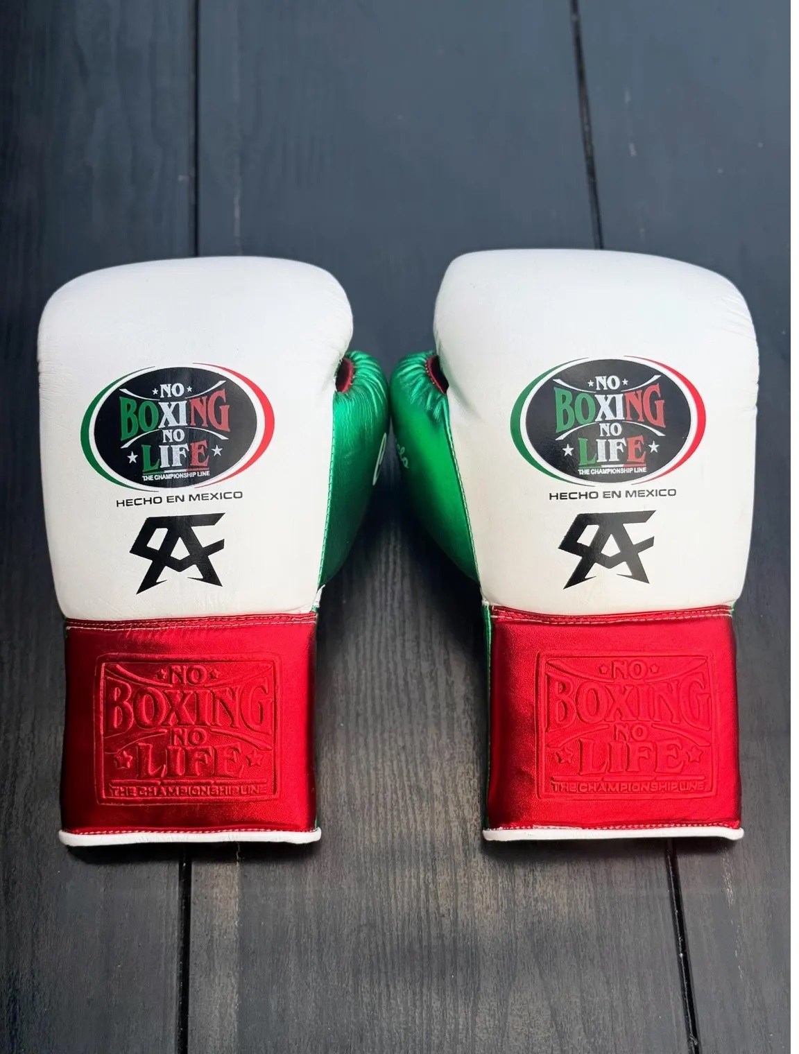 White & Red & Green