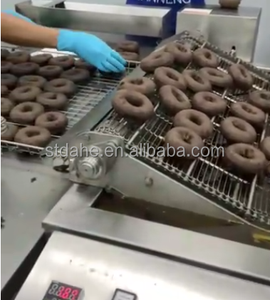 Línea completa de producción comercial de rosquillas para Tartas Yufeng con procesos automatizados de fritura y envasado - Product Image 3