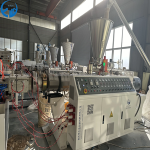 Außenwand-WPC-Bedelungsmaschine Außenwand-Wandplattenherstellungsmaschine