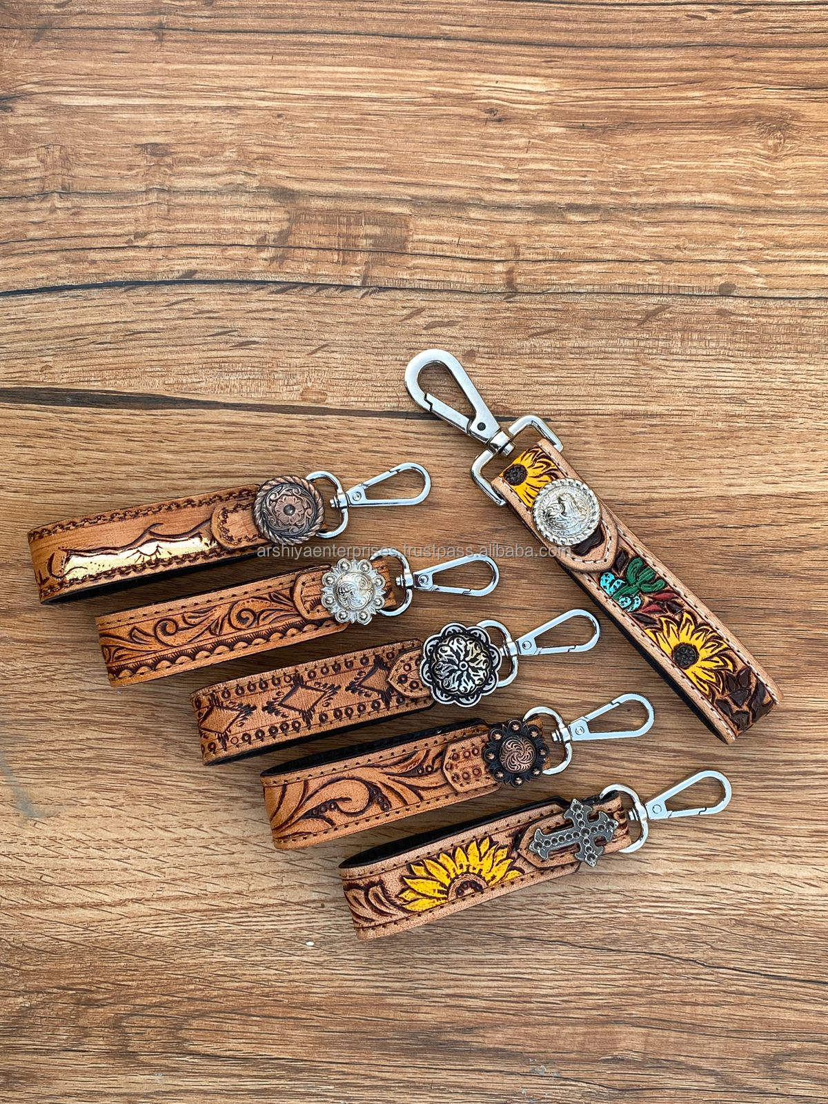 สีน้ำตาล