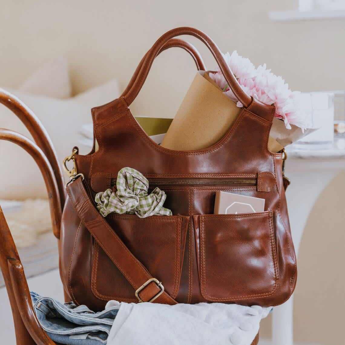 สีน้ำตาลเข้ม