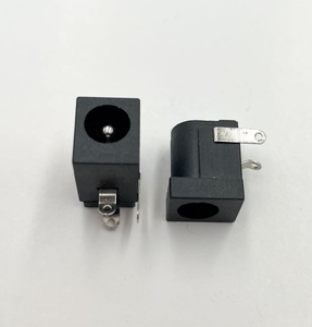 工厂产地5.5毫米x 2.5毫米母Dc电源插孔3针面板安装连接器