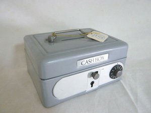 コインスロットと子供のお金の管理と節約のための2つのキーを備えたポータブル金属マネーボックス - Product Image 4