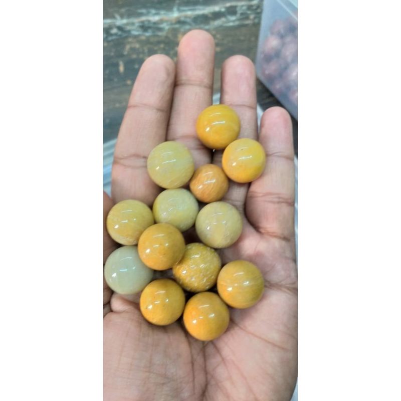 สีเหลือง