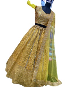 קולורי הזהב choli dupatta עבודה רקמה כבדה עם טפטה משי ומראה אמיתי, סאטן תחרה יצוא פבריק מלכותיים