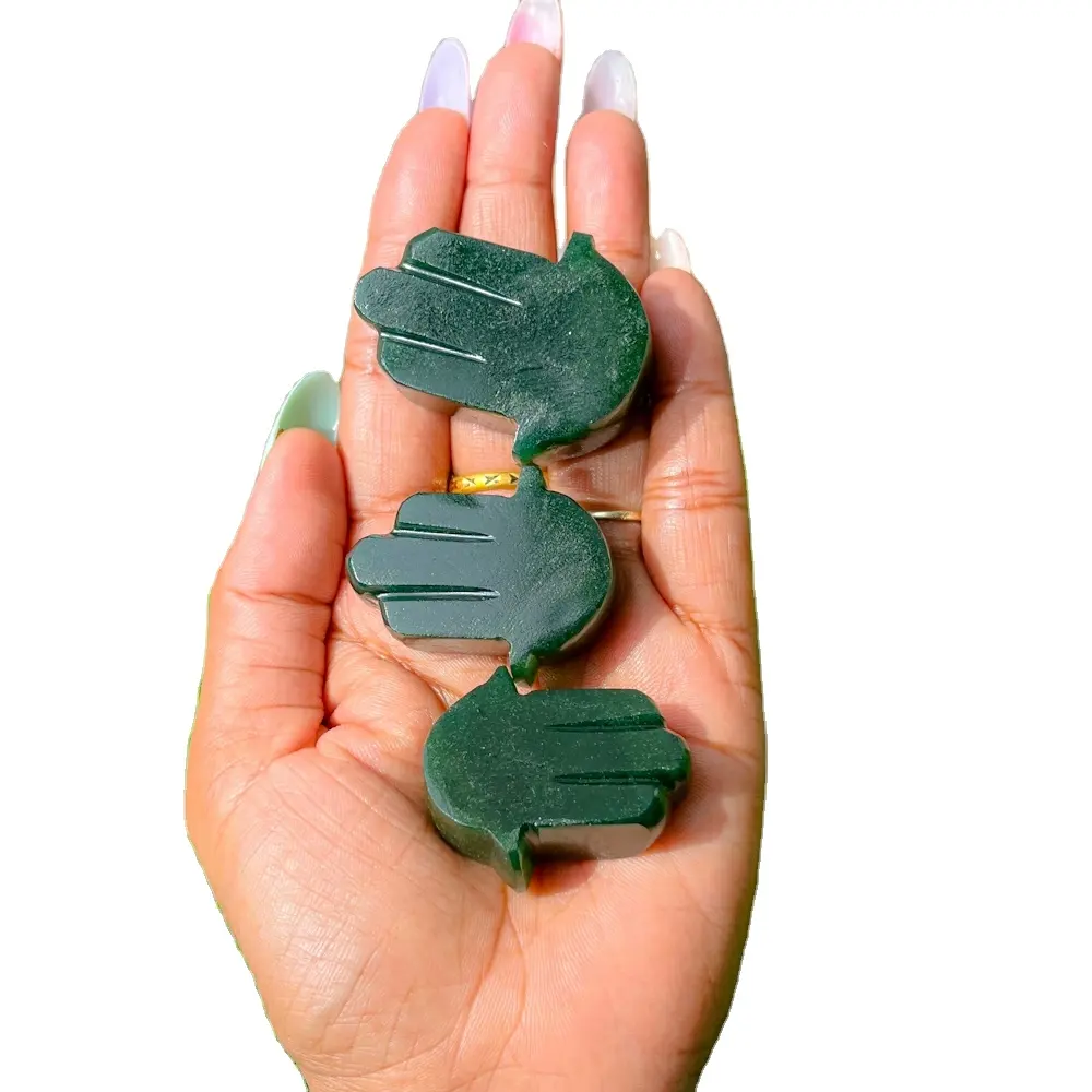 Pietre naturali sfuse all'ingrosso giada verde lucidata pietra preziosa di Hamsa cristallo intagliato a mano guarigione quarzo Chakra Reiki decorazioni per la casa regalo