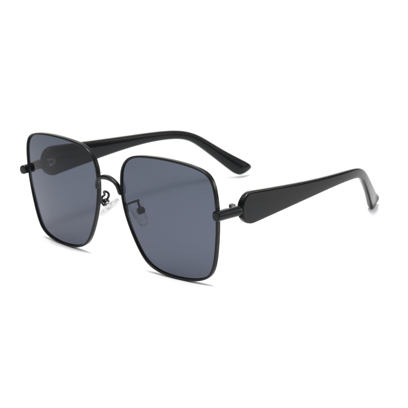 C6: Black/ Smoke