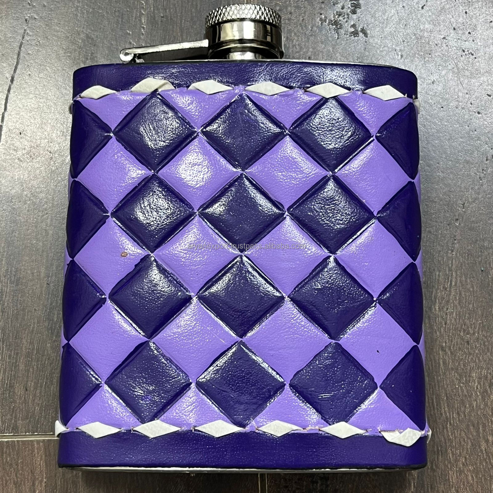 Violet foncé et violet clair à carreaux