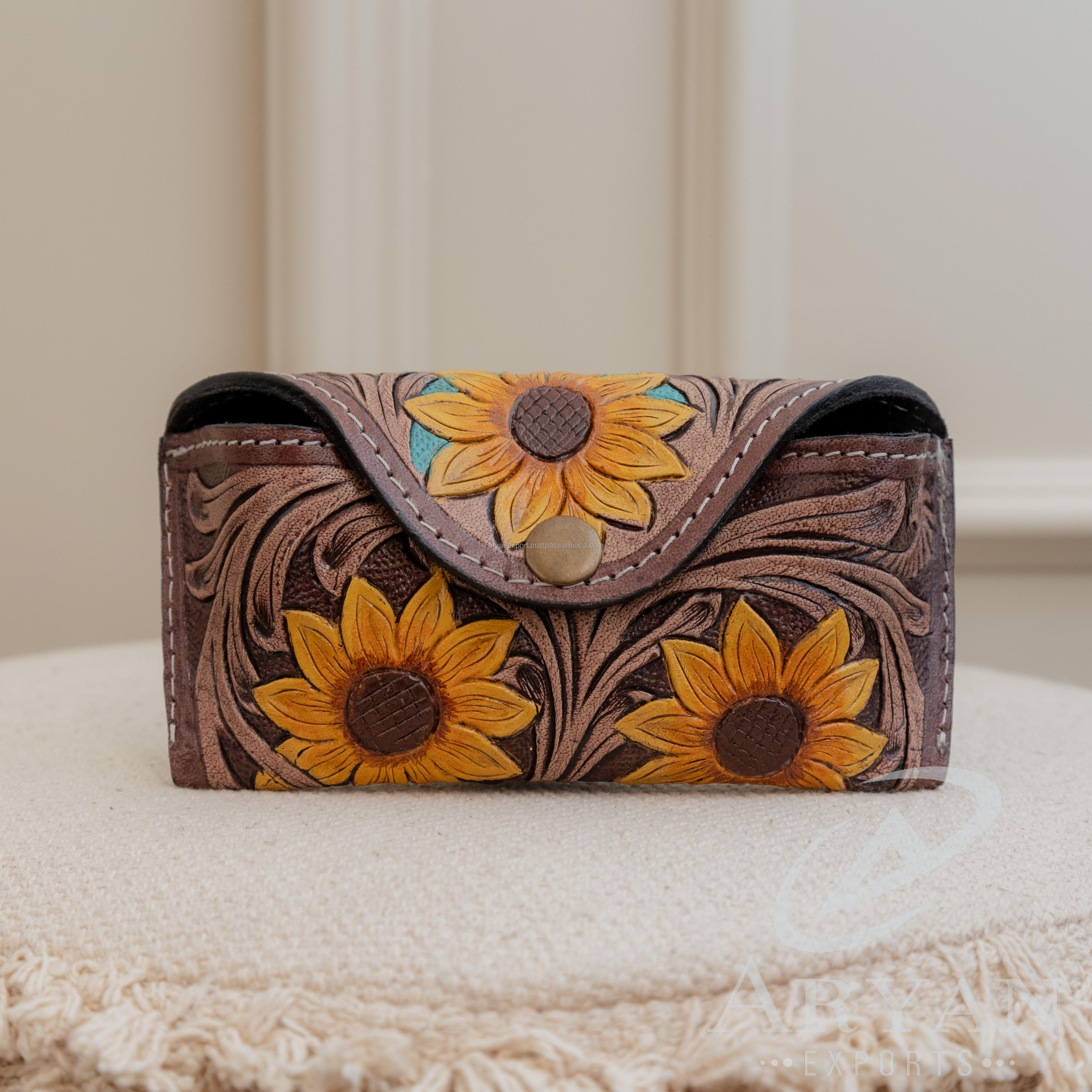 สีน้ำตาล