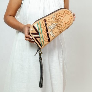 Handbewerkte Carving Lederen Portemonnee Koppeling Telefoonhoesje Stijlvolle Multi Maakt Gebruik Van Nieuwe Design Western Lederen Portefeuilles Handgemaakte Clutch - Product Image 1