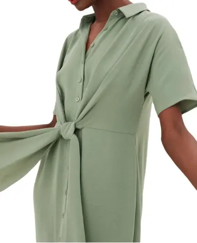 Flor verde claro: vestido de poliéster hasta la rodilla, esencial para los Asuntos nocturnos de las mujeres, estilo elevado con elegancia