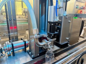 Automático 6 Cabeças Servo Motor 100-1000ml Máquina De Enchimento Líquida Do Servo Motor De Pistão Máquina De Enchimento De Suco De Laranja - Product Image 6