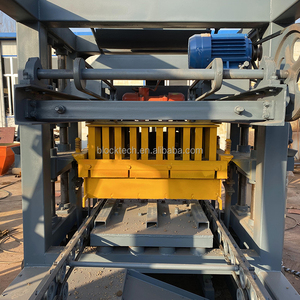 Máquina de bloques de hormigón semiautomática, QT4-26 de segunda mano - Product Image 4