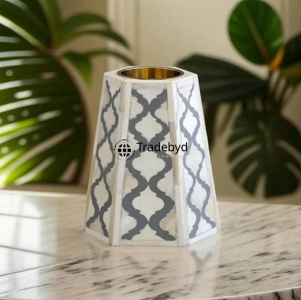 Available in different Colors