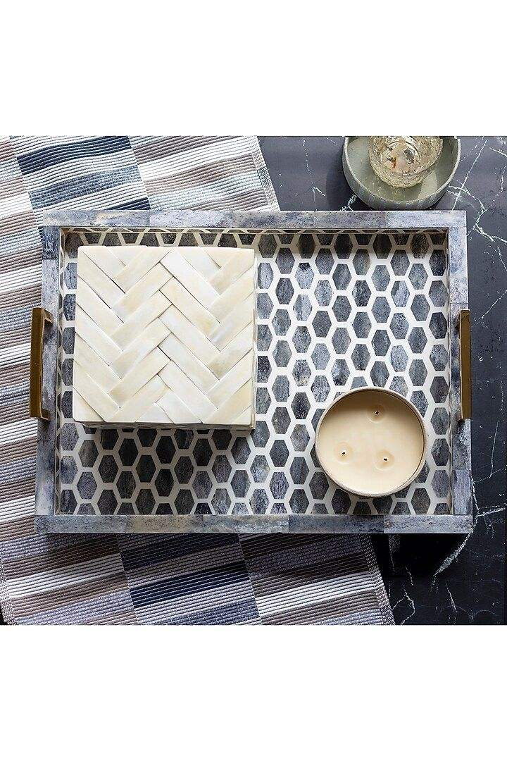 เช่นเดียวกับภาพ