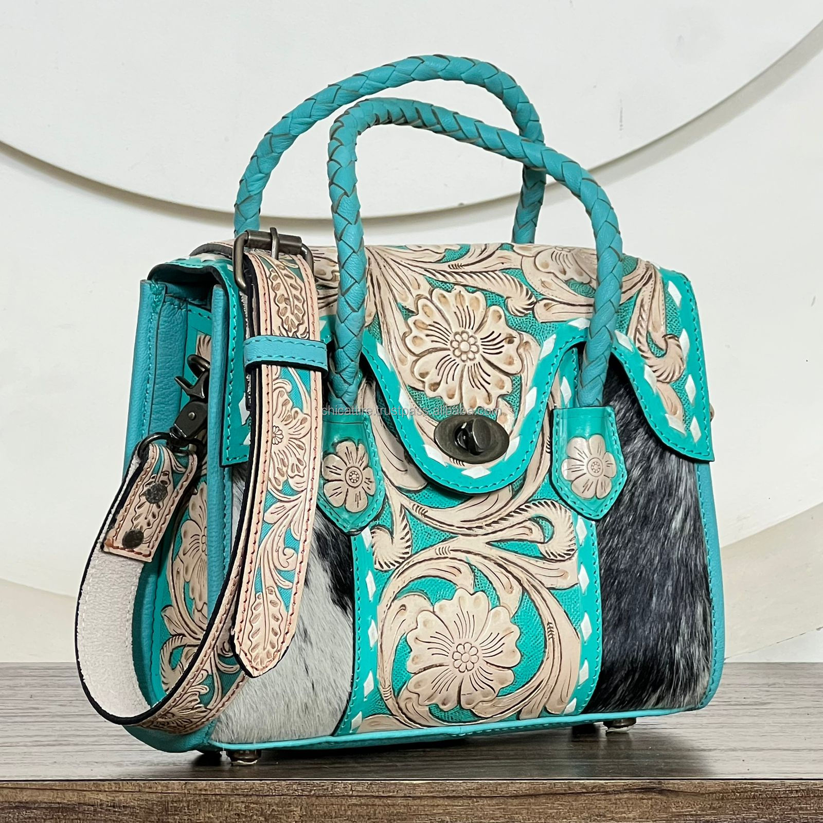 TURQUOISE