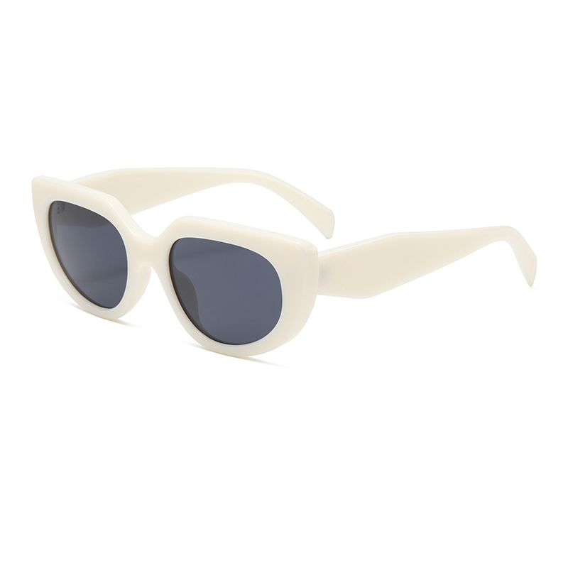 C7: Beige/ Smoke