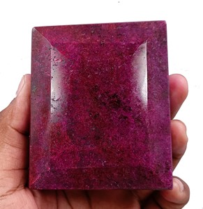 Afrika doğal kırmızı yakut 2500-3000 Ct zümrüt kesim yönlü opak gevşek taş sertifikasyon ile