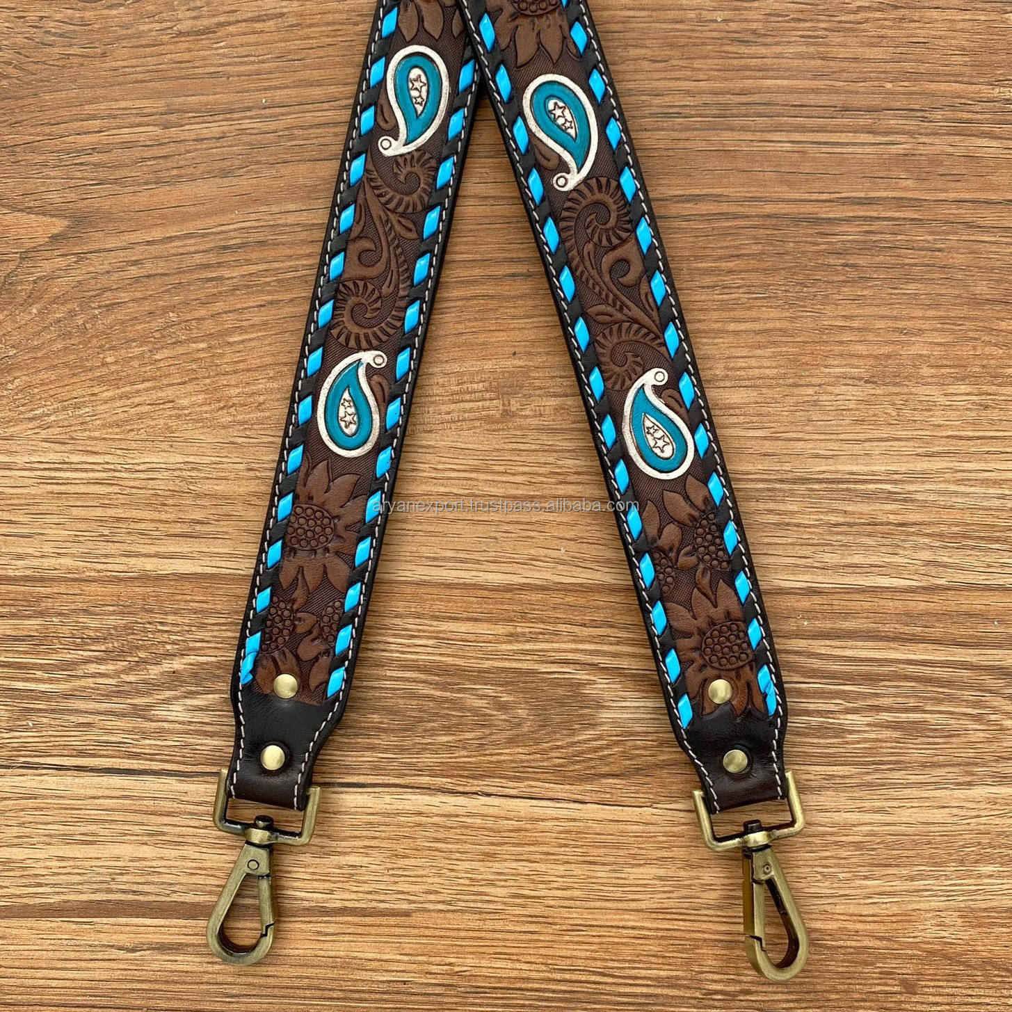 สีน้ำตาล