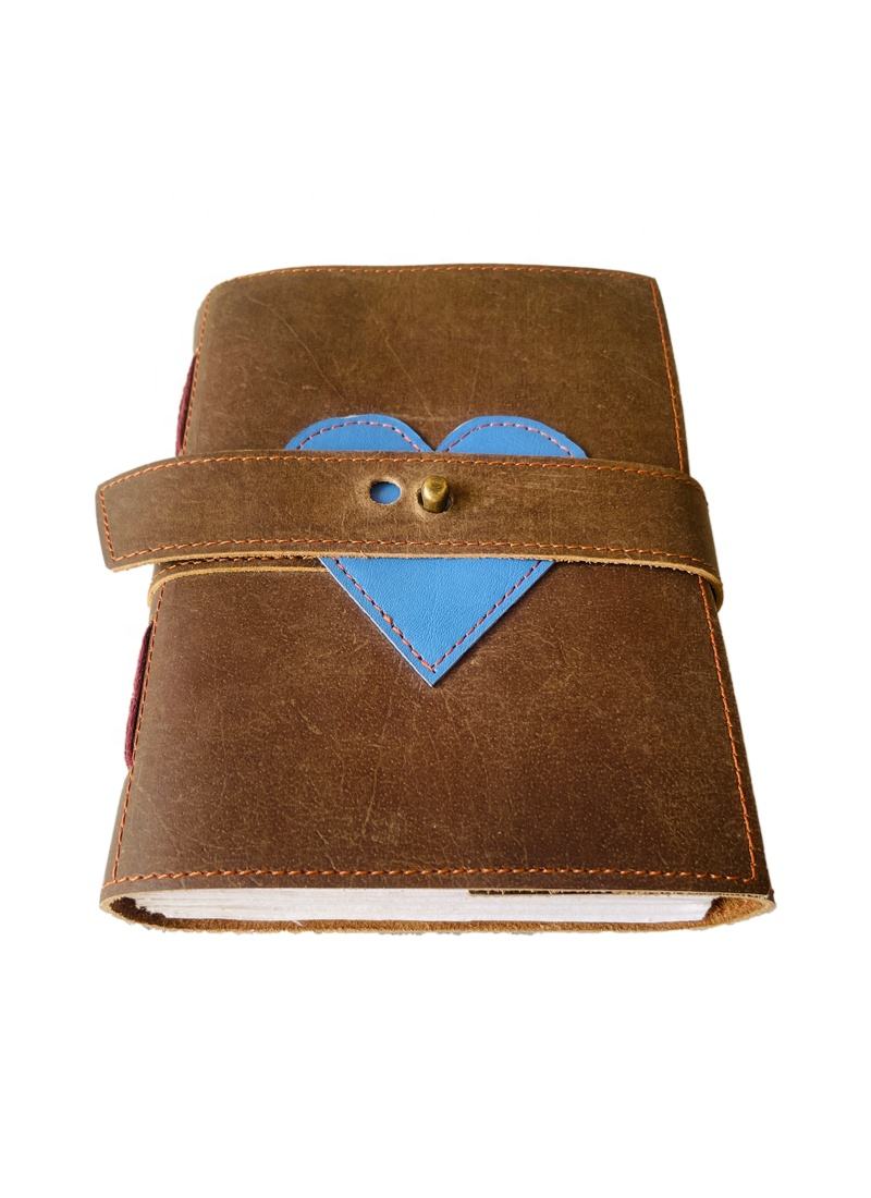 สีน้ำตาล