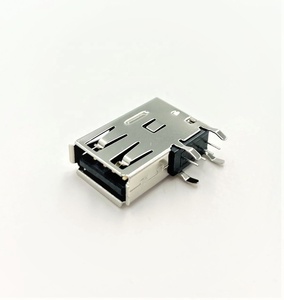 Entrada lateral USB Tipo A Enchufe hembra de 4 pines Conector hembra DIP de 90 grados - Product Image 3