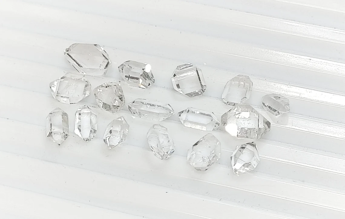 เช่นเดียวกับภาพ