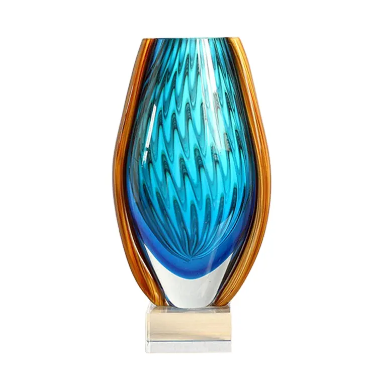 Vase en verre fait main de couleur bleue murano