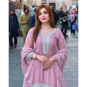 Ağır nakış dizisi çalışması ile fantezi XL üst-plazo ve Dupatta seti - Product Image 4