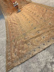 Gül altın Zari Jaal, gümüş Jharkan kristalleri, Allover filoları ve tasarımcı bluz Partywear ile şık Saree-olmalı