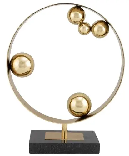 Adorno de mesa de anillo redondo de metal de diseño único en base de mármol negro con escultura acabada chapada en oro perfecta para mesa superior