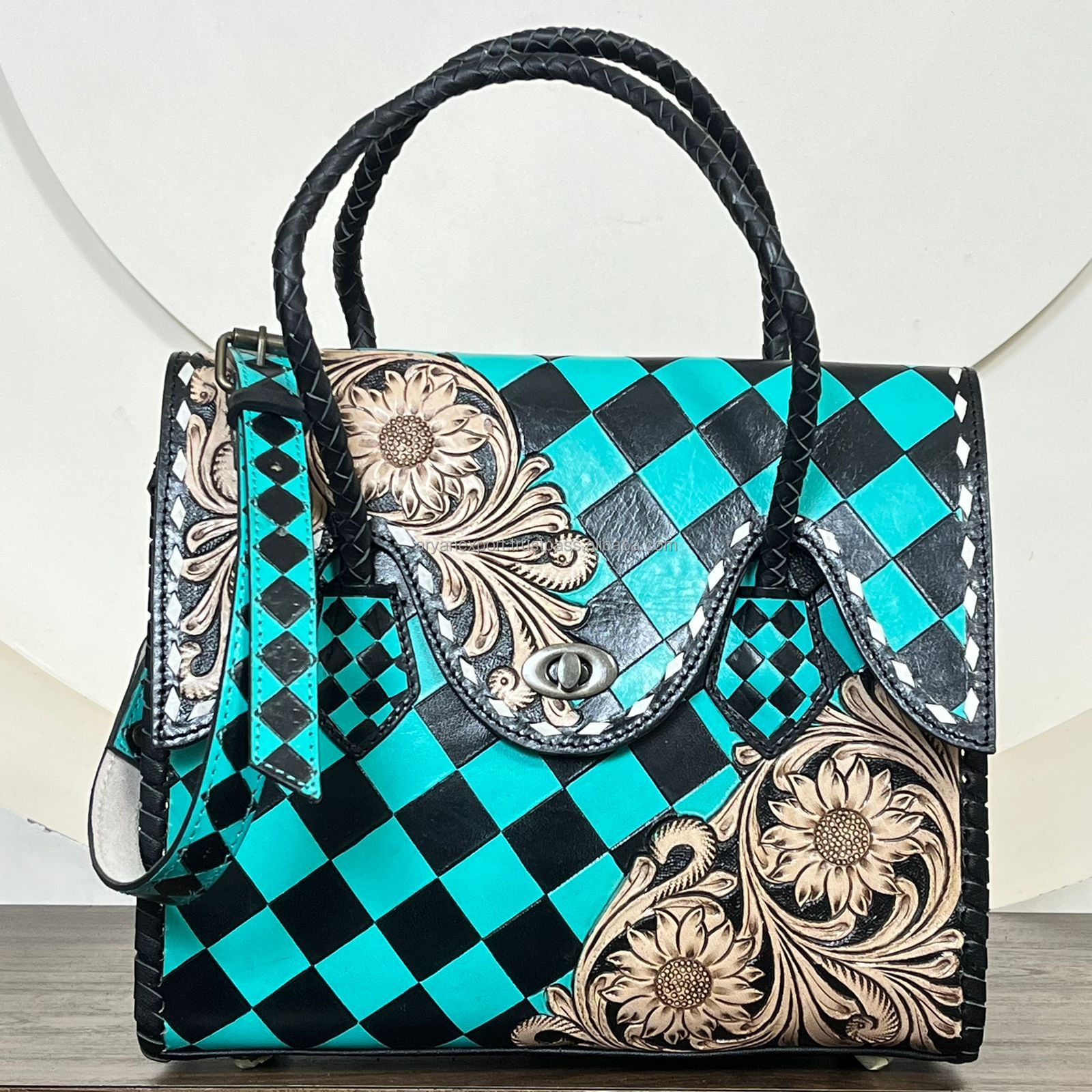 Turquoise et noir à carreaux