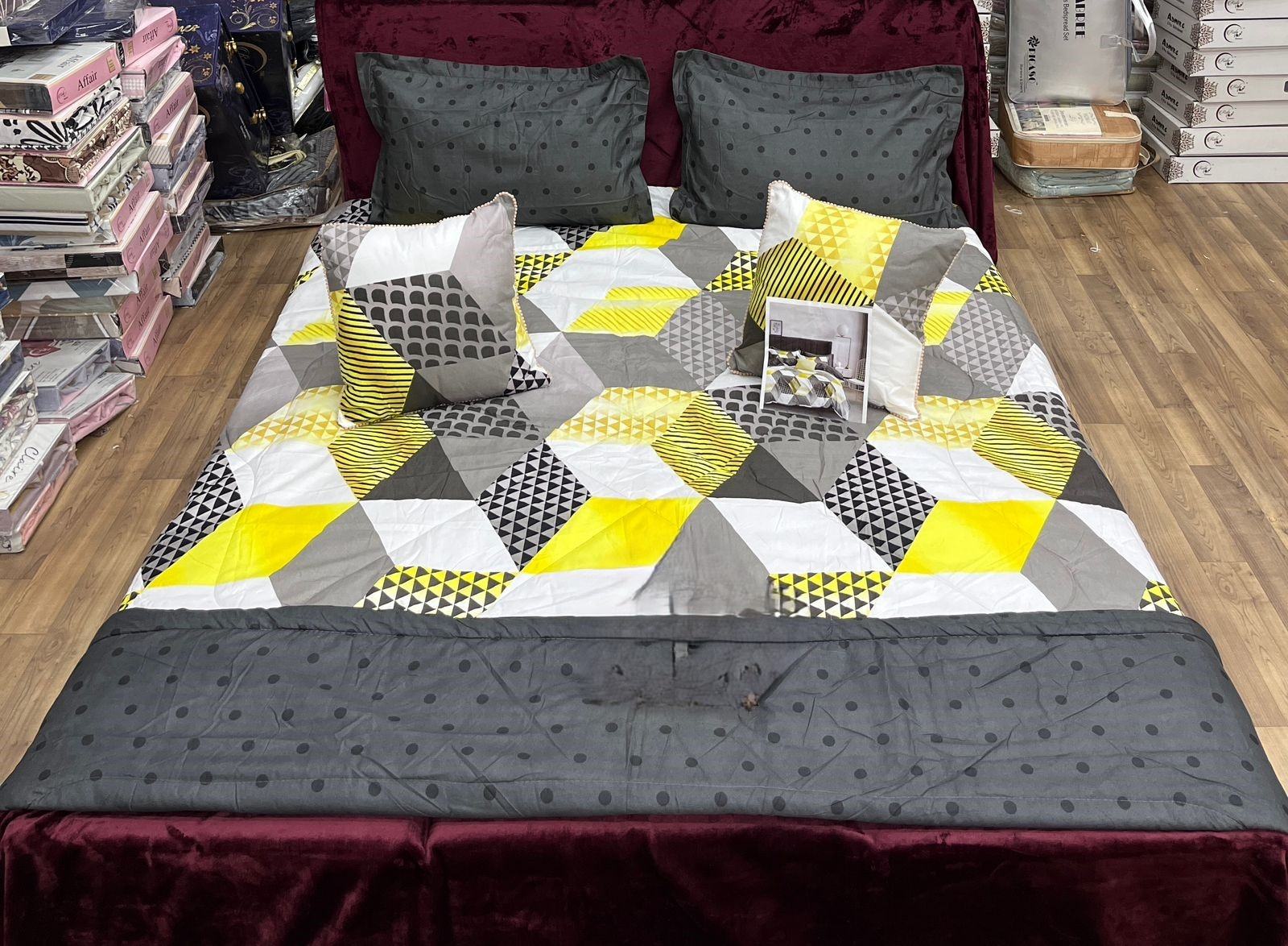 สีเทาเหลือง