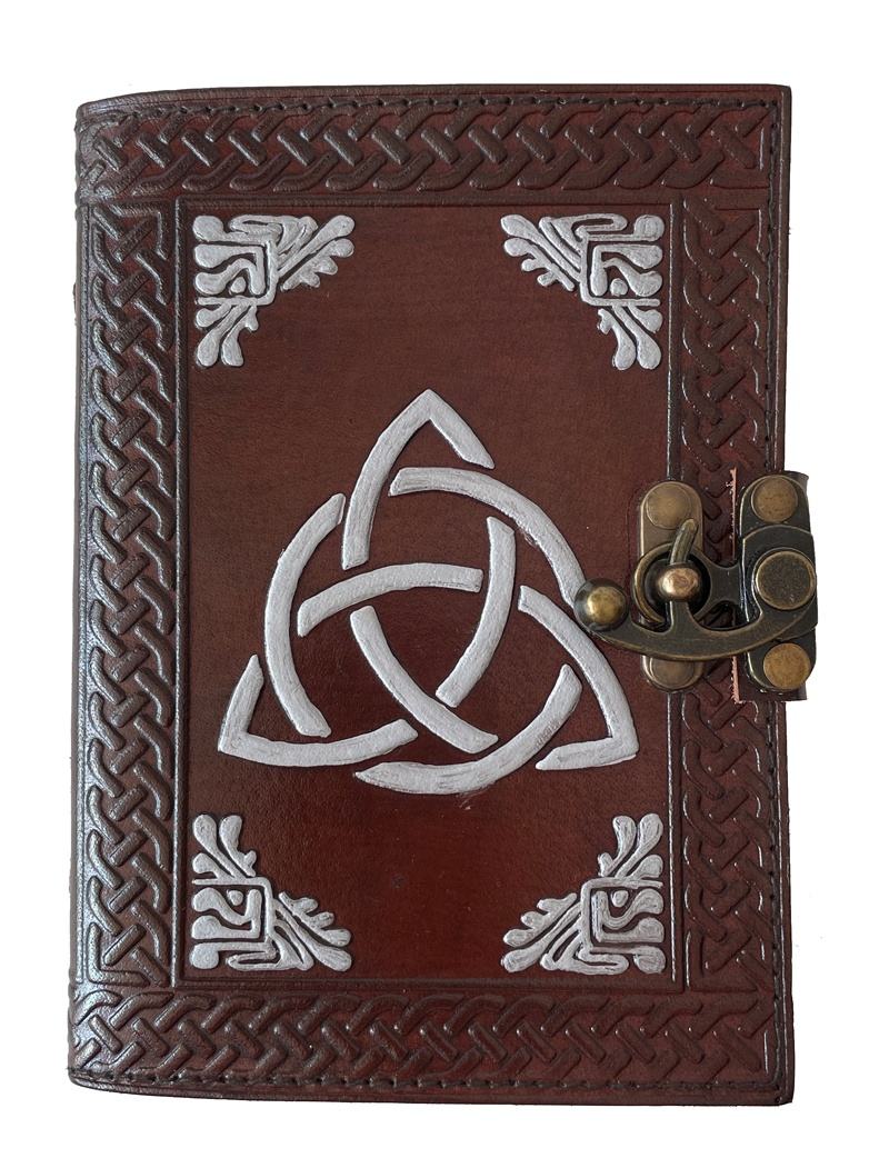 สีน้ำตาล