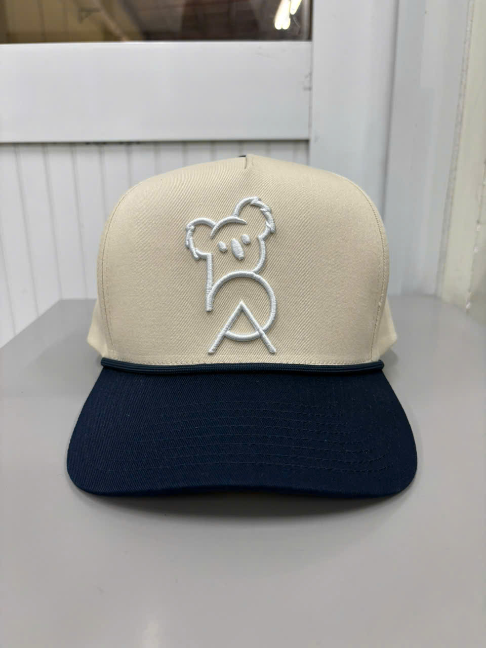 Navy/Cream