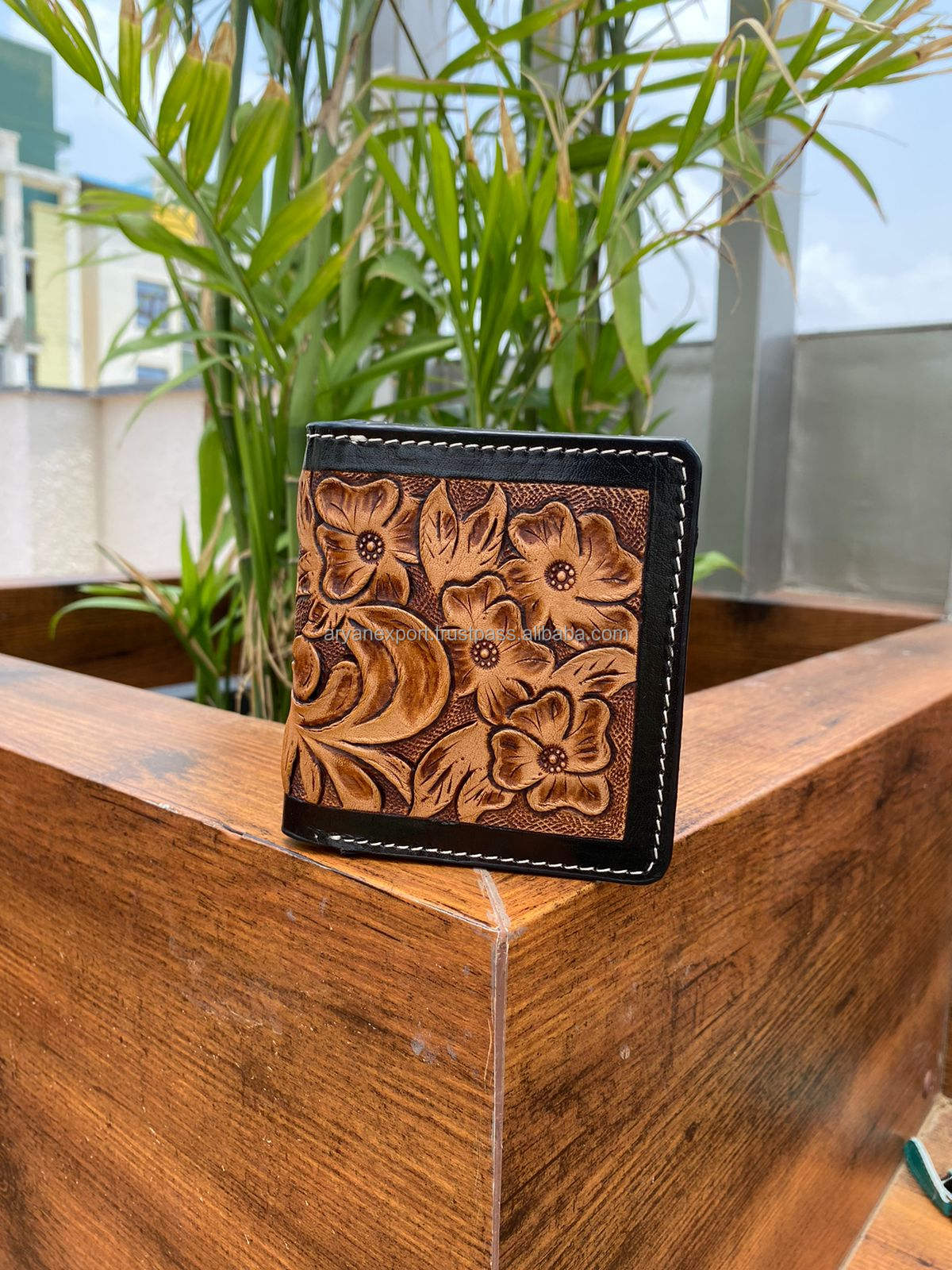 สีน้ำตาล