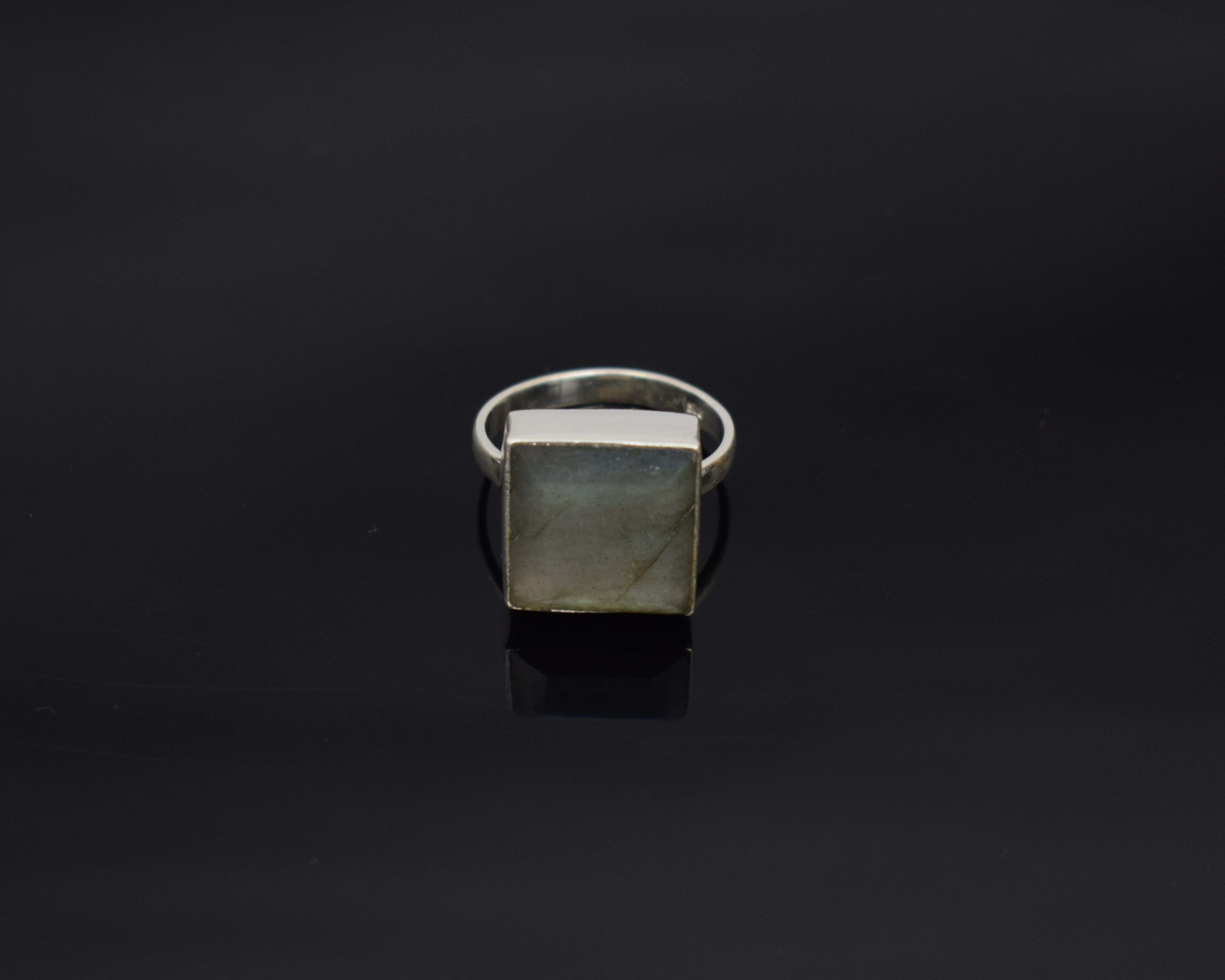 Anillo de piedra preciosa de labradorita natural