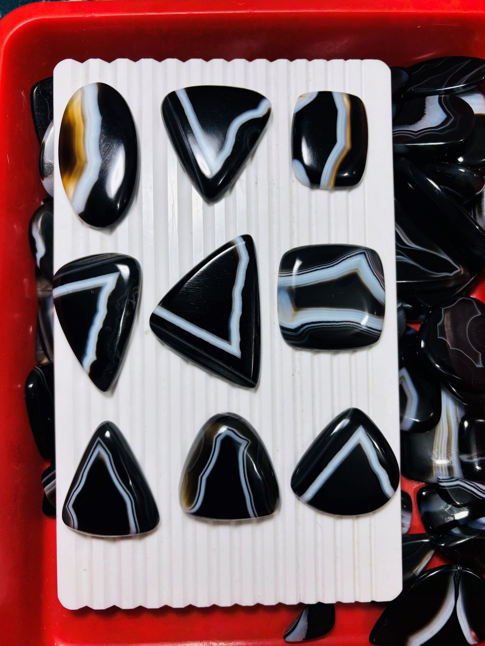 เช่นเดียวกับภาพ