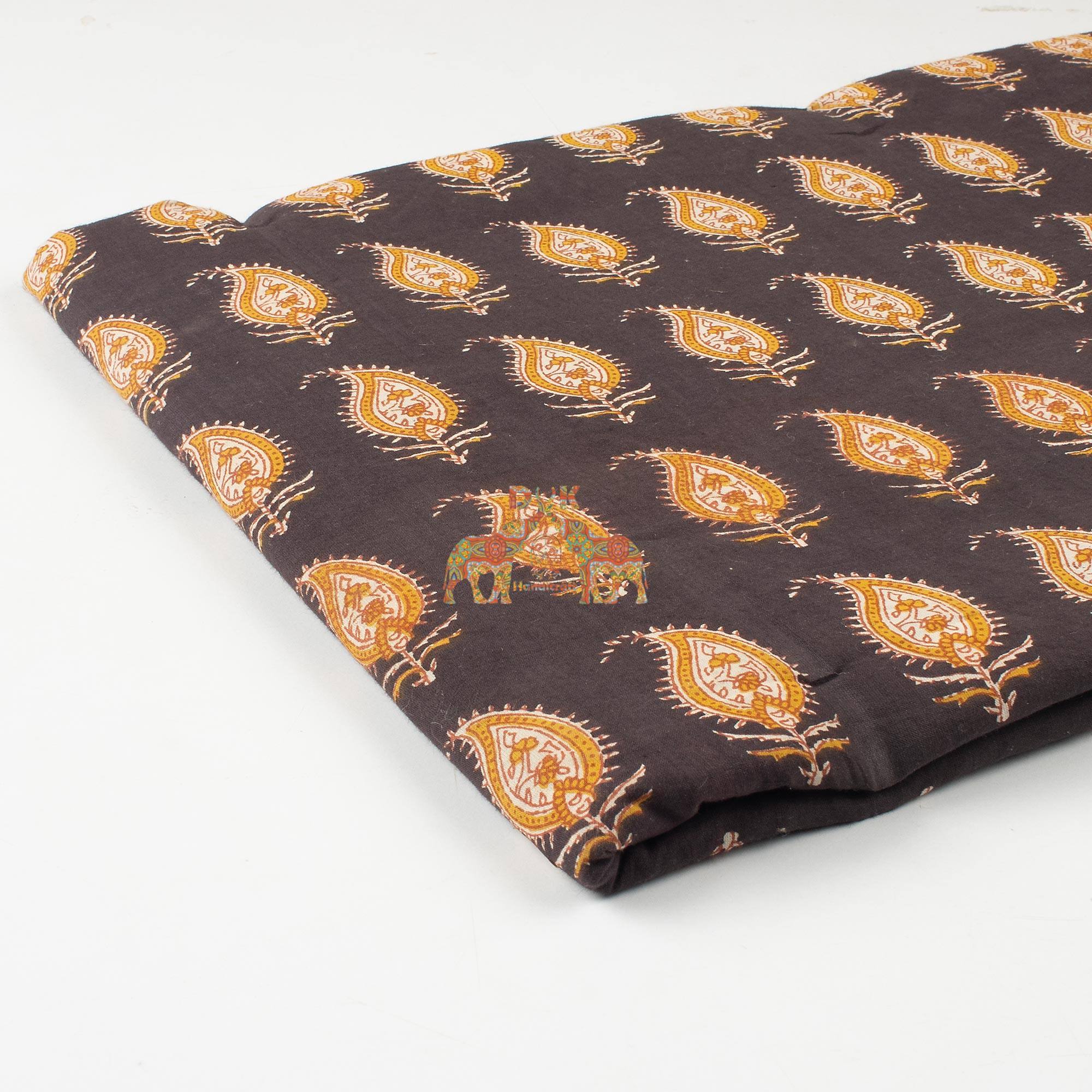 สีน้ำตาลเข้ม