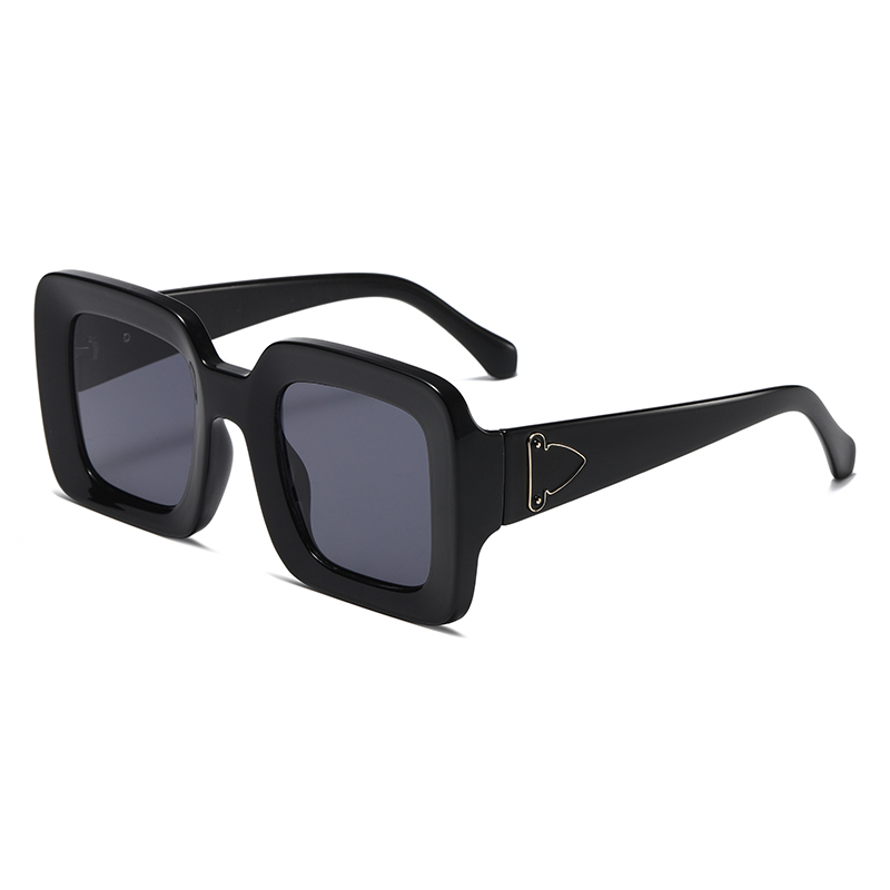 C1: Shiny Black/ Smoke