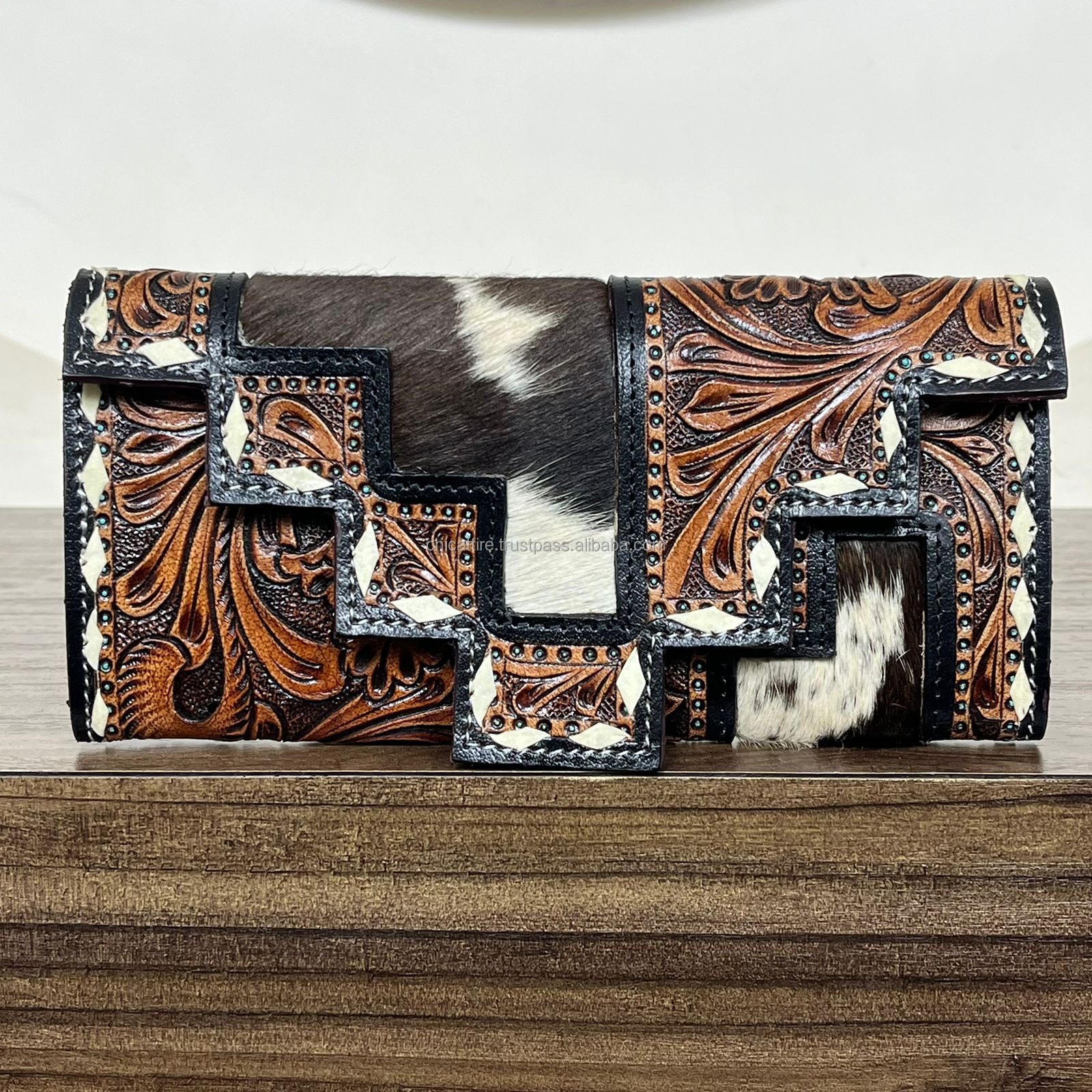 สีน้ำตาล