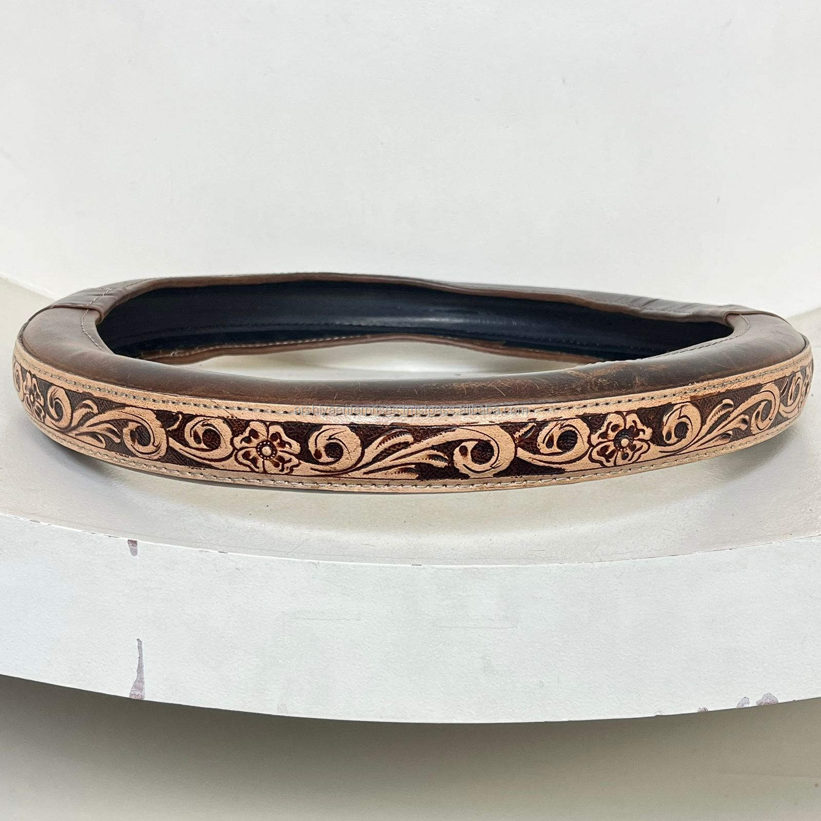 สีน้ำตาล