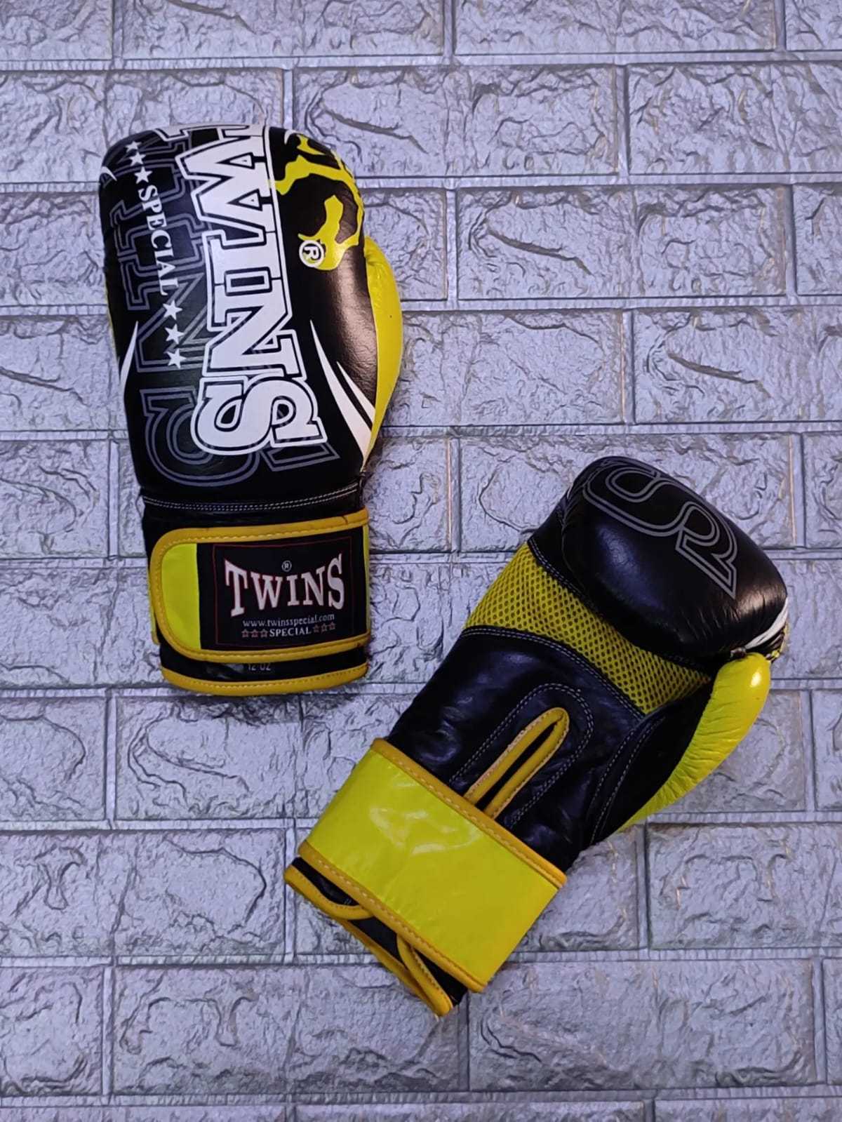 Jaune et noir