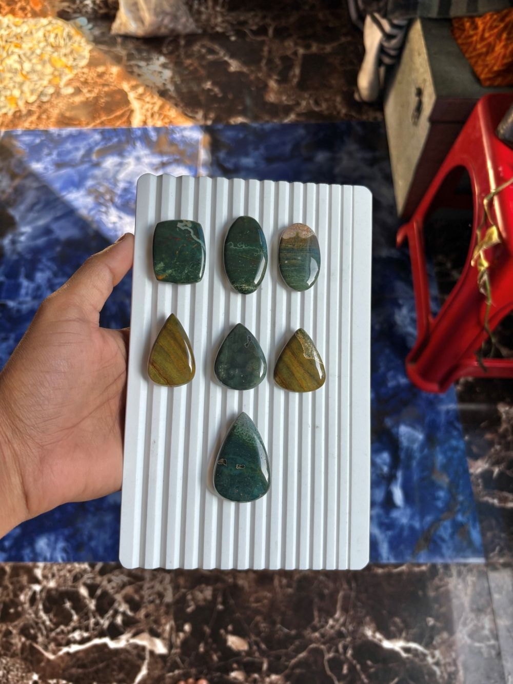 เช่นเดียวกับภาพ